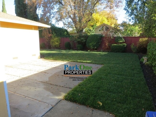 926 Notre Dame Ave in Concord, CA - Building Photo - Building Photo
