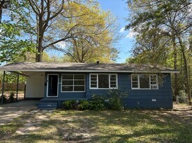 704 S 22nd Ave in Hattiesburg, MS - Building Photo