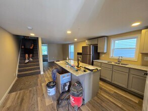 109 2nd St in Dupont, PA - Building Photo - Building Photo