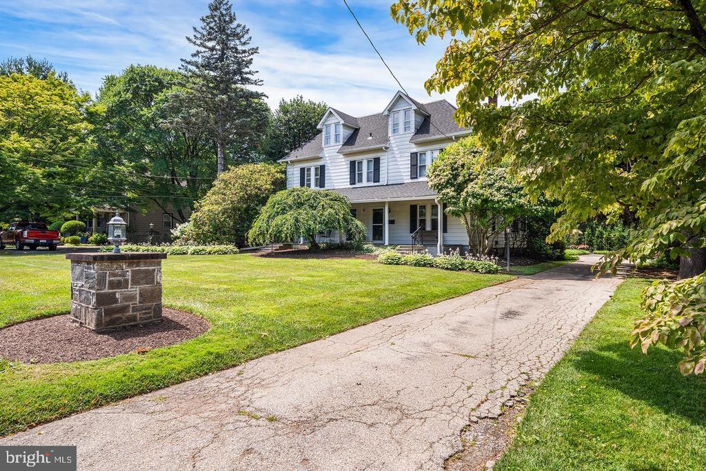 322 CONSHOHOCKEN STATE Rd in Gladwyne, PA - Building Photo