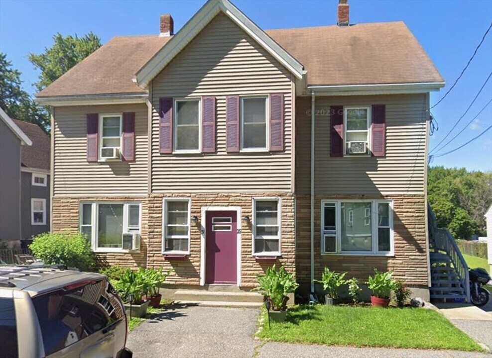 29 Garfield Ave in Woburn, MA - Building Photo