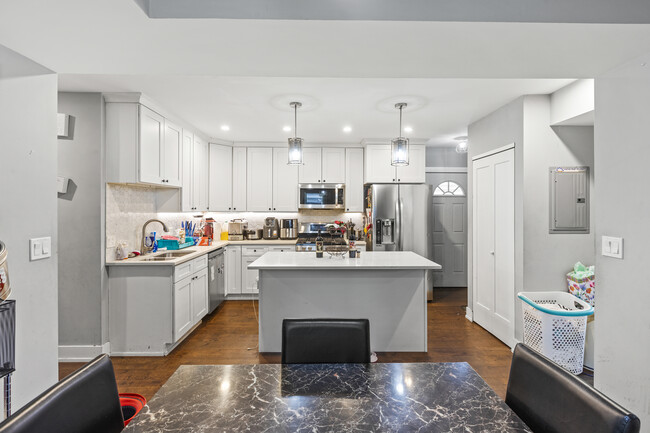 property at 3026 N Allen Ave