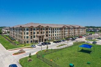 The Henry at New Forest in Houston, TX - Foto de edificio - Building Photo