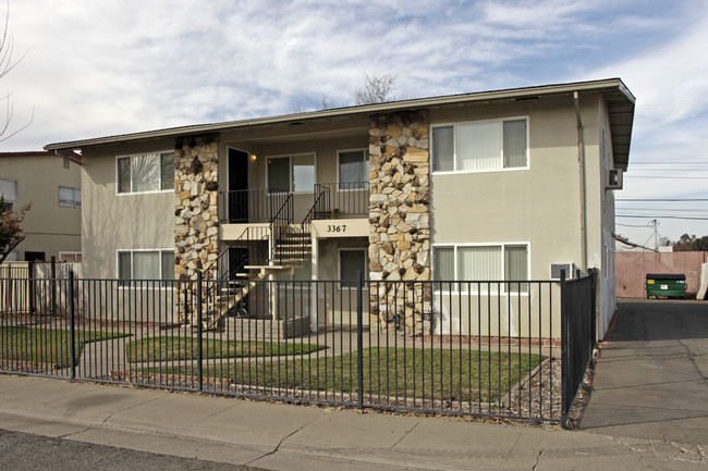 3367 Lerwick Rd in Sacramento, CA - Foto de edificio - Building Photo