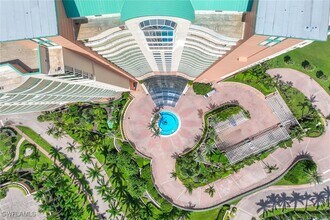 940 Cape Marco Dr in Marco Island, FL - Foto de edificio - Building Photo