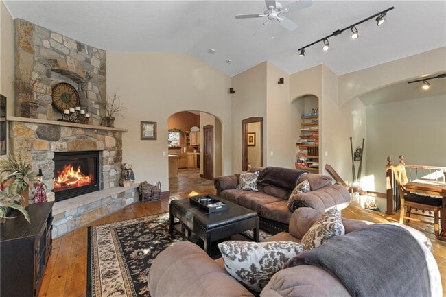 493 Co Rd 672 in Breckenridge, CO - Building Photo - Building Photo