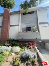 11952 Darlington Ave in Los Angeles, CA - Building Photo - Building Photo