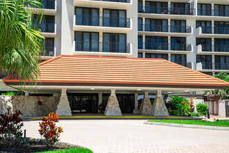 The Tradewinds in Marco Island, FL - Foto de edificio - Building Photo