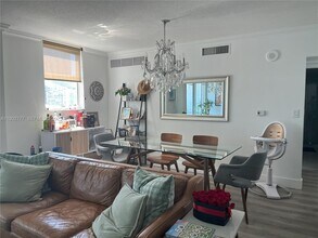 31 SE 5th St, Unit 1911 in Miami, FL - Foto de edificio - Building Photo