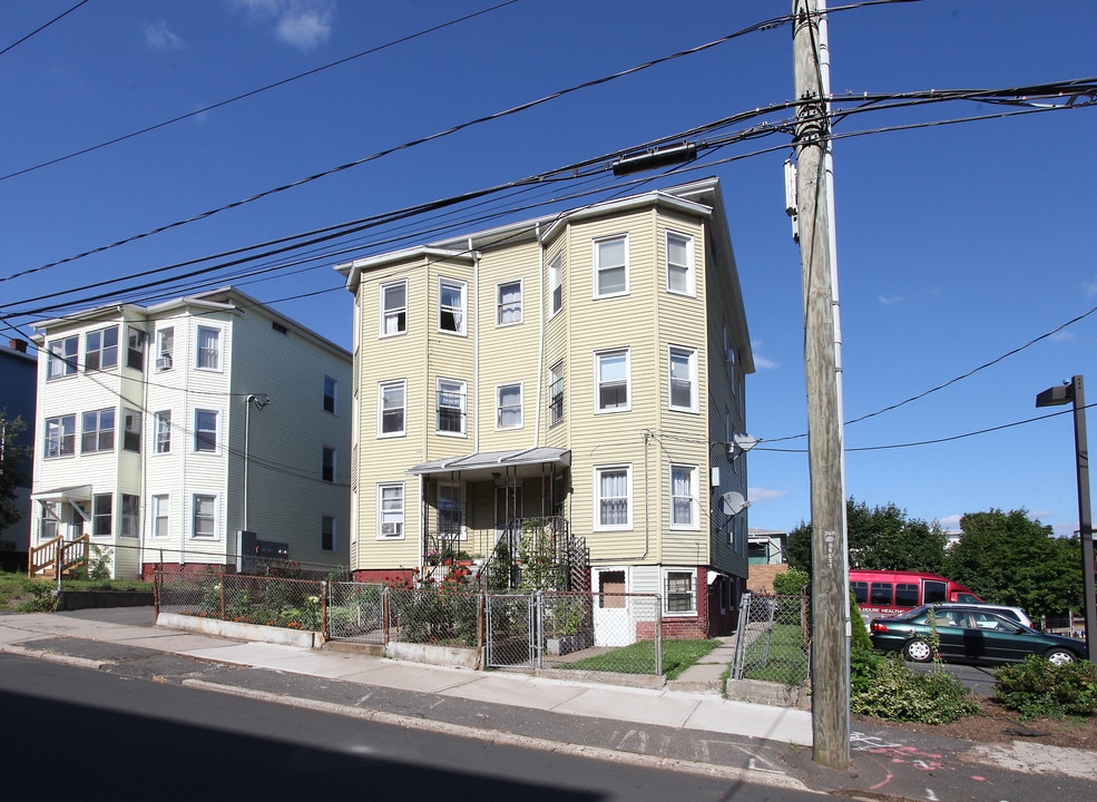 87 Gold St in New Britain, CT - Building Photo