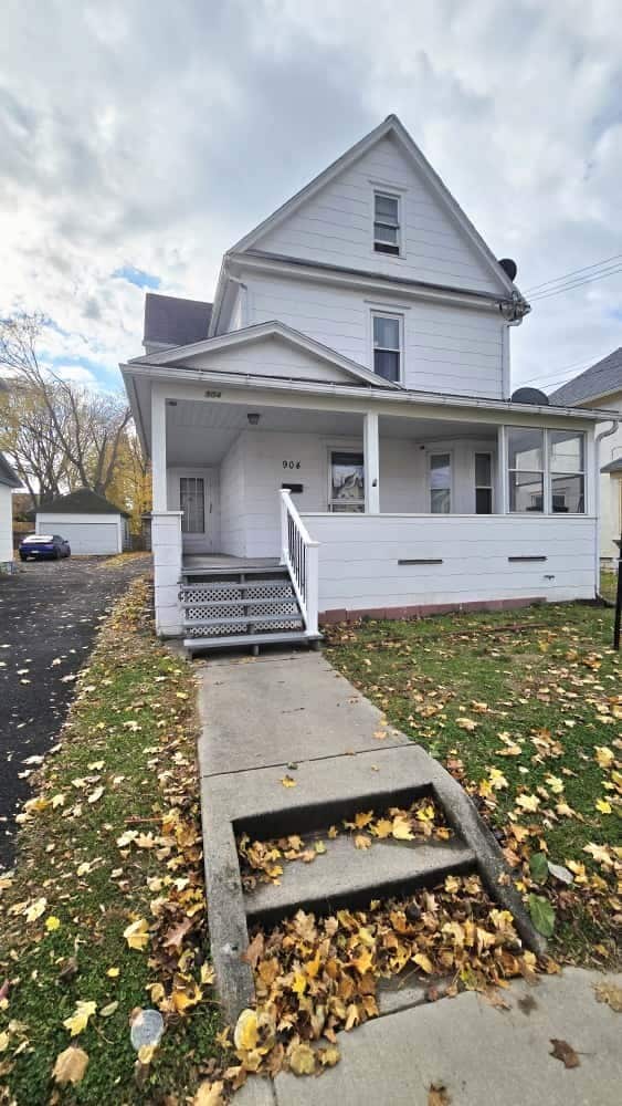 property at 904 Broad St