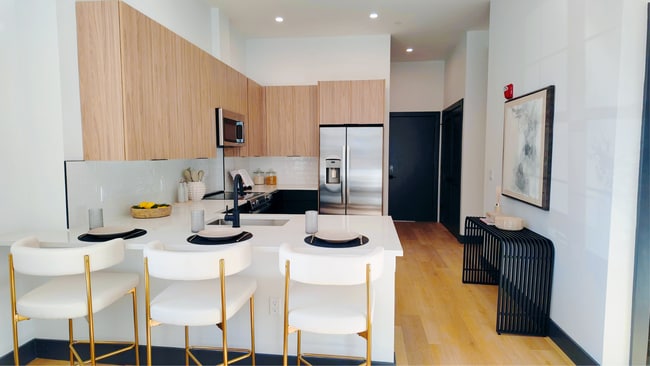 Lexington on Broadway in Woodcliff Lake, NJ - Foto de edificio - Building Photo