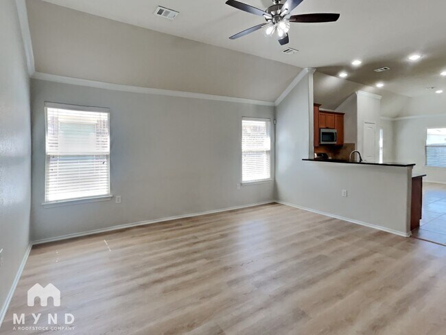 5833 Zachary Scott St in Austin, TX - Building Photo - Building Photo