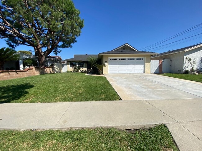 property at 20520 Roseton Ave