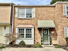1802 E Durham in Virginia Beach, VA - Building Photo