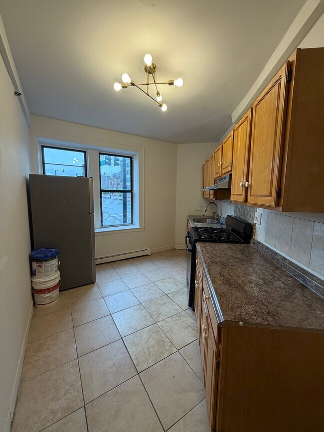 212 Central Ave, Unit 1H