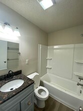 906 Elder Ln in Des Moines, IA - Building Photo - Building Photo