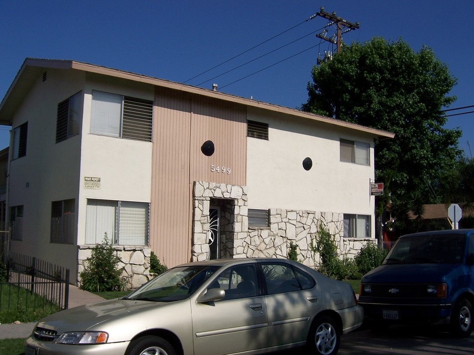 5499 Lime Ave in Long Beach, CA - Building Photo