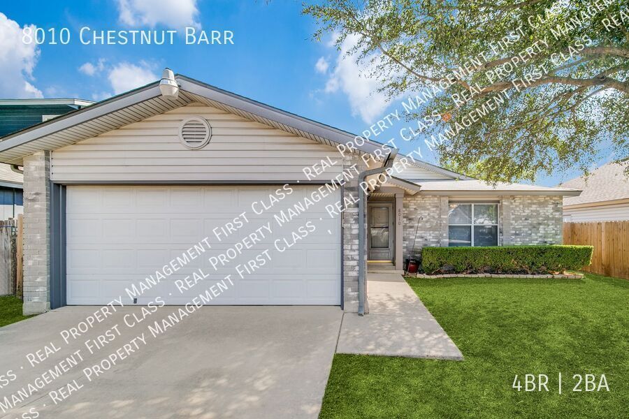 8010 Chestnut Barr Dr in Converse, TX - Building Photo