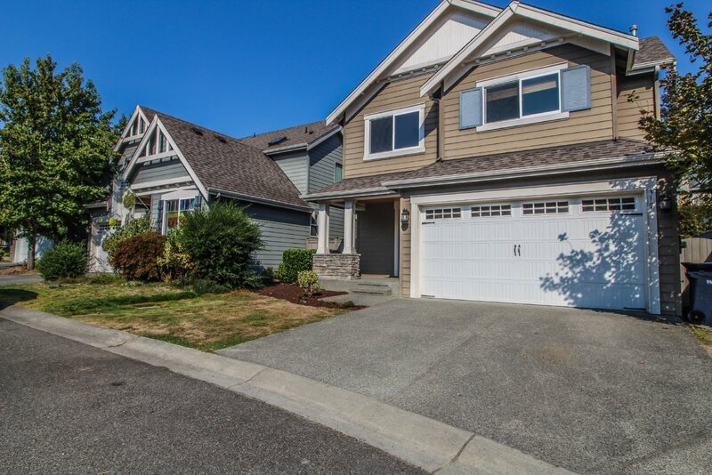 319 204th St SE in Bothell, WA - Building Photo