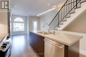 143 Harrison St in Toronto, ON - Building Photo - Building Photo
