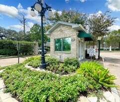 6000 Reims Rd in Houston, TX - Building Photo