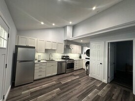 30690 Lakefront Dr in Agoura Hills, CA - Building Photo