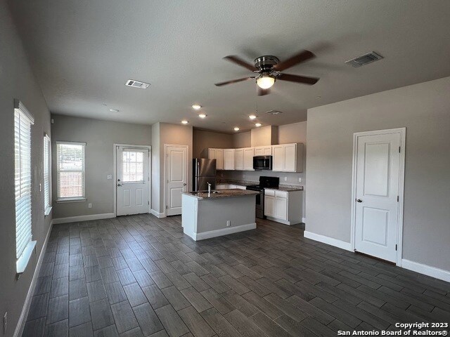 13015 Reid Mdws in Live Oak, TX - Building Photo - Building Photo