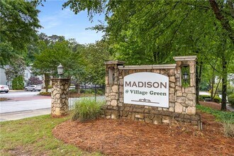 304 Madison Ct in Smyrna, GA - Building Photo - Building Photo