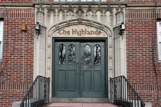 The Highlands in West Hartford, CT - Building Photo - Building Photo