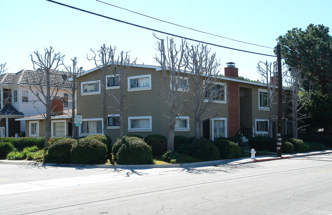 2101 Haven Pl in Newport Beach, CA - Foto de edificio