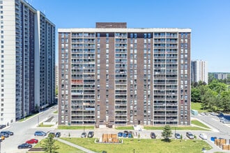 Knightsbridge Kings Cross Apartments in Brampton, ON - Building Photo - Building Photo