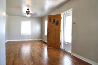 1602 N Olive St in Rolla, MO - Building Photo - Building Photo