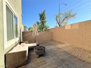 5121 Fiery Sky Ridge St in Las Vegas, NV - Building Photo - Building Photo