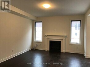 95 Hartney Dr in Richmond Hill, ON - Building Photo - Building Photo