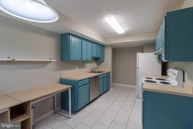35 Pickering Ct in Germantown, MD - Building Photo - Building Photo