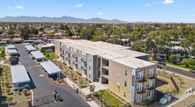 6025 W Thomas Rd in Phoenix, AZ - Building Photo - Building Photo