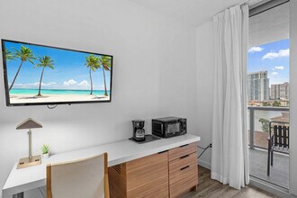 2602 E Hallandale Beach Blvd, Unit SI ID1375238P in Hallandale Beach, FL - Building Photo - Building Photo