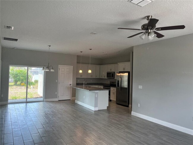 409 Danube Dr in Kissimmee, FL - Building Photo - Building Photo