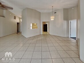 11211 Sailbrooke Dr in Riverview, FL - Building Photo - Building Photo