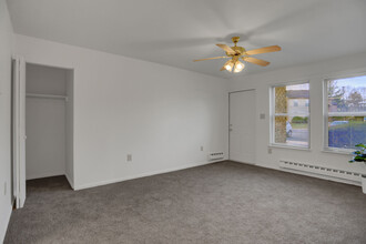 Roxbury Ridge Apartments in Shippensburg, PA - Foto de edificio - Building Photo