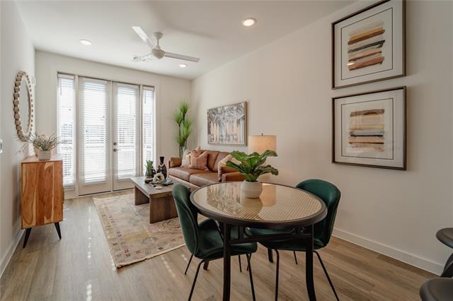 105 S Bishop Ave in Dallas, TX - Building Photo - Building Photo