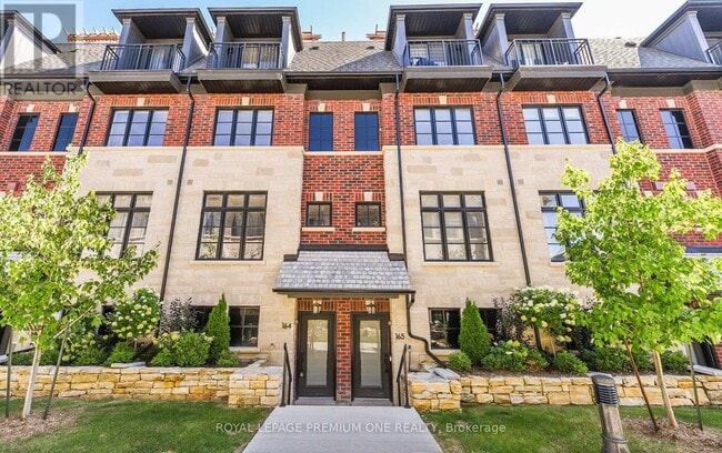 50 Lunar Cres in Mississauga, ON - Building Photo - Building Photo