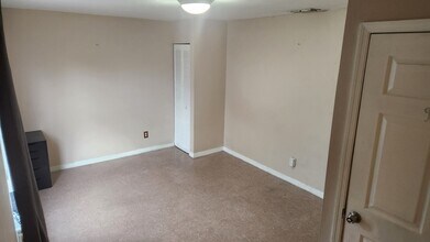 27715 Tennessee St in Bonita Springs, FL - Building Photo - Building Photo