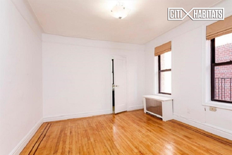 461 W 44th St-Unit -4C in New York, NY - Foto de edificio - Building Photo
