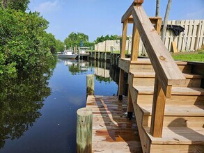 182 Sims Creek Ln in Jupiter, FL - Building Photo - Building Photo