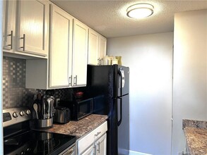 83 Cinnamon Spring in South Windsor, CT - Foto de edificio - Building Photo