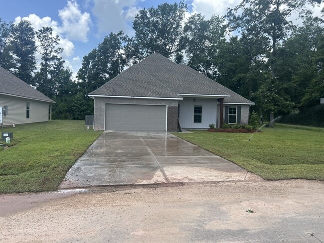 41387 Rosewood Ln in Ponchatoula, LA - Foto de edificio - Building Photo