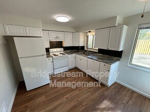 1233 Lytle Ln in Dayton, OH - Building Photo - Building Photo