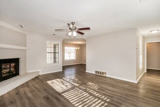 2106 Charles Bryan Rd in Memphis, TN - Building Photo - Building Photo